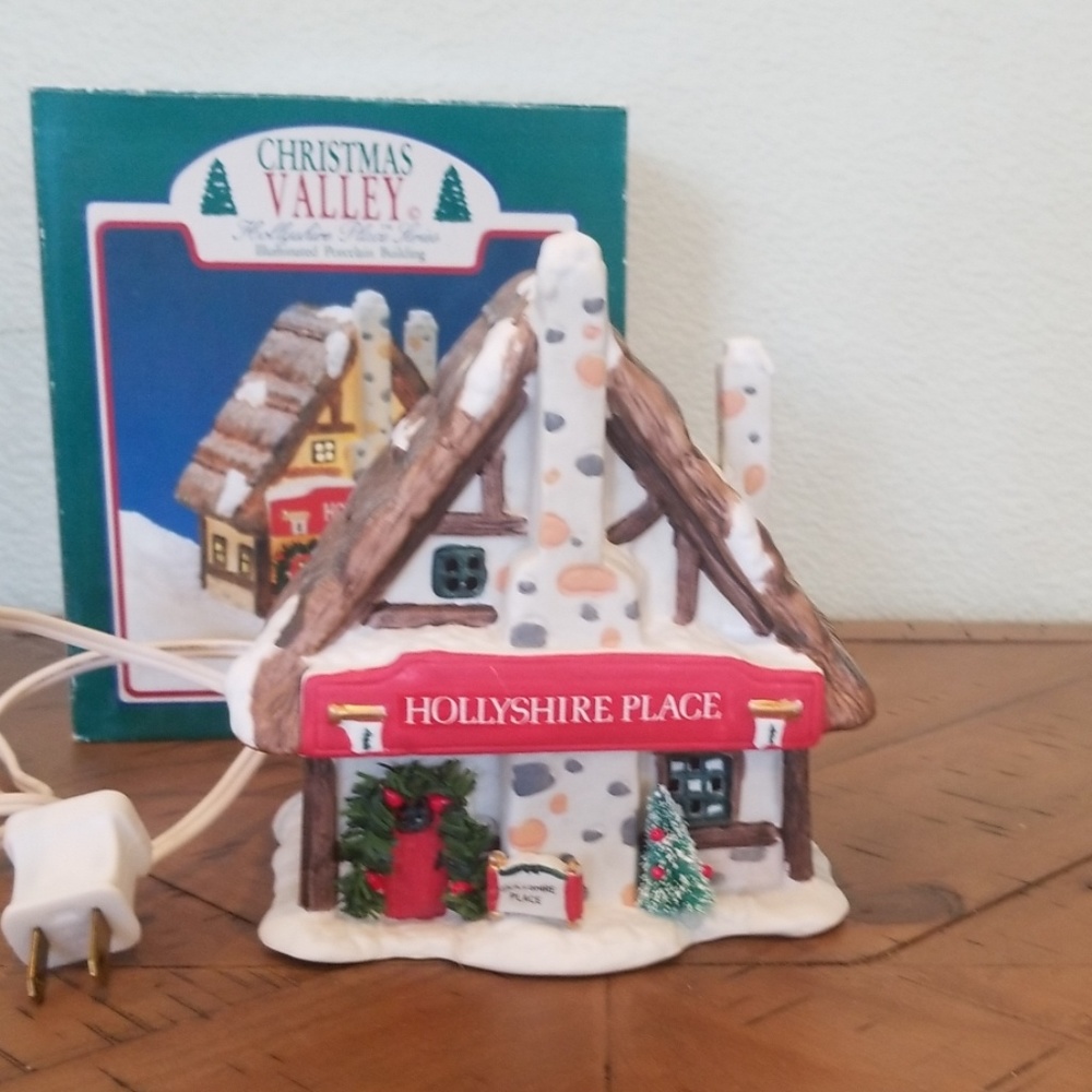 Christmas Valley "Hollyshire Place"